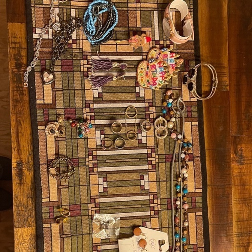 Unbranded costume Jewelry lot